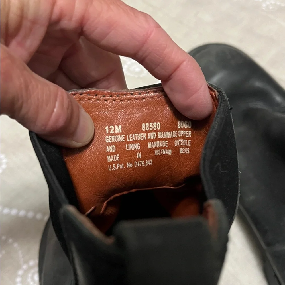 Timberland Mt. Washington Chelsea Boot size 12. Flaw